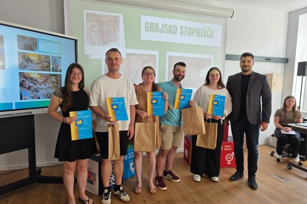 fakulteta-za-turizem-brezice-11F056F7C9-DB35-26E8-ADB6-9E737E09D307.jpg