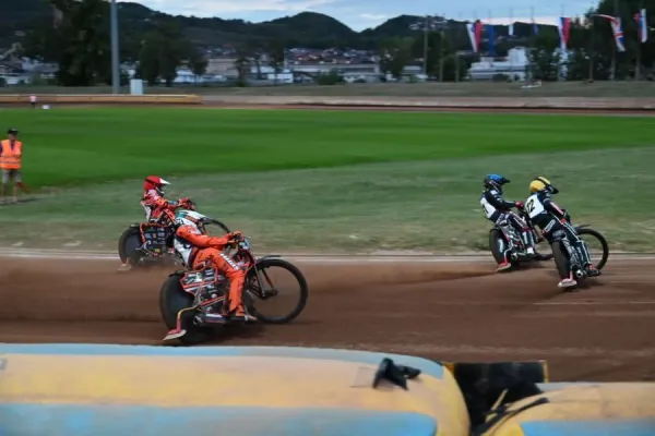 ep-speedway-21785DB68-A611-90E2-1A10-78030309CB95.webp